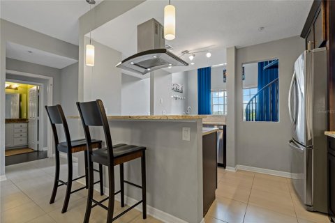 Condo in Tampa, Florida, 2 bedrooms  № 1826411 - photo 10