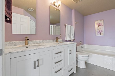 Condo in Tampa, Florida, 2 bedrooms  № 1826411 - photo 26