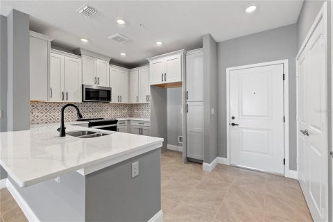Condo in Orlando, Florida, 2 bedrooms № 2304364 - photo 25