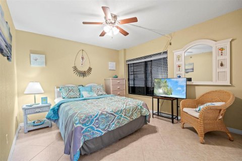 Condo in St. Lucie, Florida, 3 bedrooms  № 2088132 - photo 25
