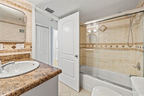 Condo in St. Lucie, Florida, 3 bedrooms  № 2088132 - photo 24