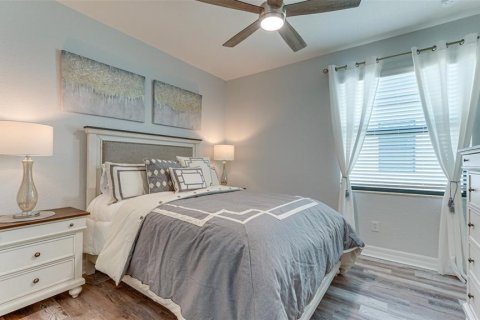 House in LAKEWOOD NATIONAL in Lakewood Ranch, Florida 3 bedrooms, 171.87 sq.m. № 227688 - photo 19