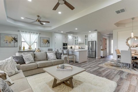 House in LAKEWOOD NATIONAL in Lakewood Ranch, Florida 3 bedrooms, 171.87 sq.m. № 227688 - photo 24