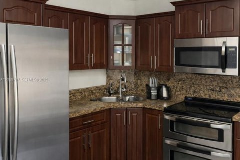 Appartement à louer à Hialeah, Floride: 2 chambres, 98.1 m2 № 2424687 - photo 5