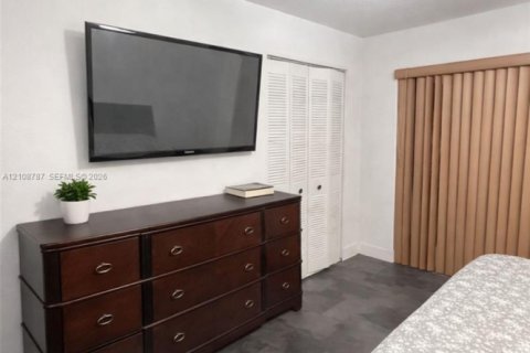 Appartement à louer à Hialeah, Floride: 2 chambres, 98.1 m2 № 2424687 - photo 10