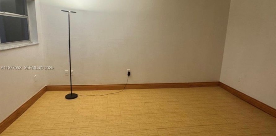 Condominio en Hialeah, Florida, 2 dormitorios  № 2046224