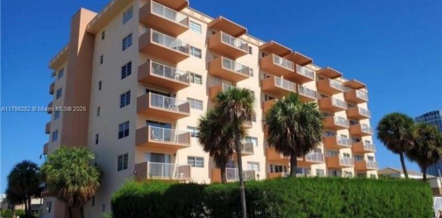 Condo à Hallandale Beach, Floride, 1 chambre № 1861355