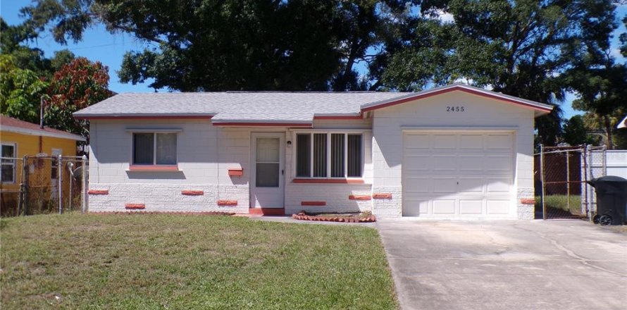 House in Saint Petersburg, Florida 4 bedrooms, 103.96 sq.m. № 2377951