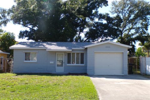 House in Saint Petersburg, Florida 4 bedrooms, 103.96 sq.m. № 2377951 - photo 20