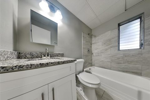 Casa en alquiler en Tampa, Florida, 3 dormitorios, 106.28 m2 № 1740305 - foto 12