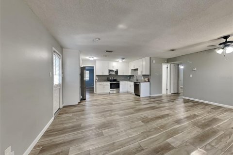 Villa ou maison à louer à Tampa, Floride: 3 chambres, 106.28 m2 № 1740305 - photo 2