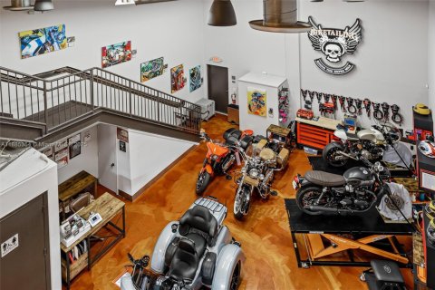 Immobilier commercial à vendre à Miami, Floride № 1931573 - photo 12