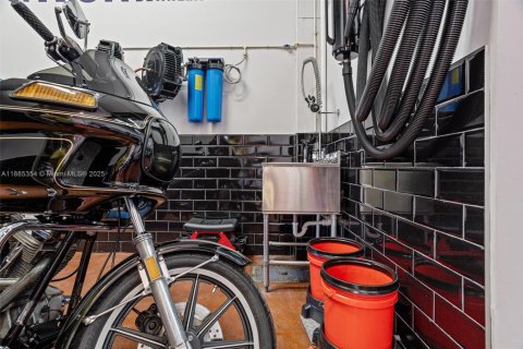 Immobilier commercial à vendre à Miami, Floride № 1931573 - photo 29