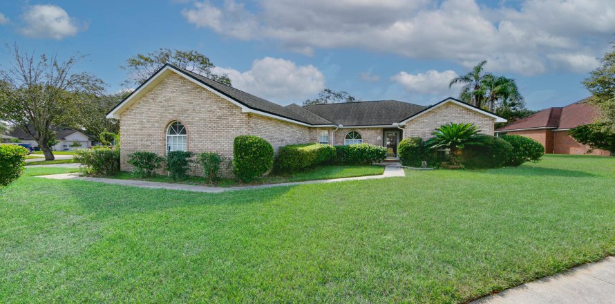 House in Jacksonville, Florida 3 bedrooms, 171.59 sq.m. № 820628