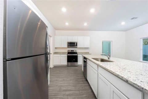 House in Astatula, Florida 5 bedrooms, 228.63 sq.m. № 1522803 - photo 6