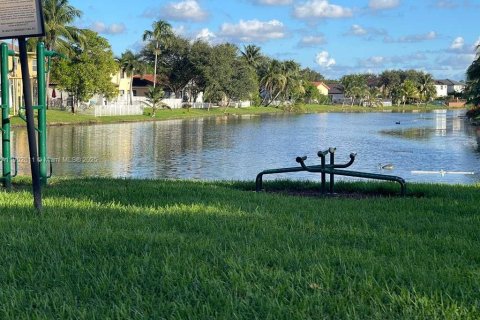 Townhouse in Miramar, Florida 3 bedrooms, 148.74 sq.m. № 1954081 - photo 4