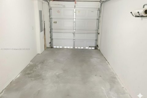 Townhouse in Miramar, Florida 3 bedrooms, 148.74 sq.m. № 1954081 - photo 9