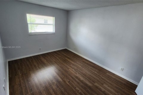 Copropriété à louer à Coral Springs, Floride: 2 chambres № 1966353 - photo 11