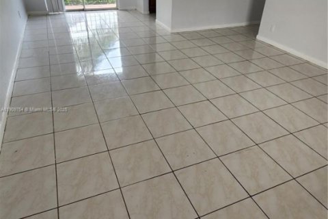 Copropriété à louer à Coral Springs, Floride: 2 chambres № 1966353 - photo 2