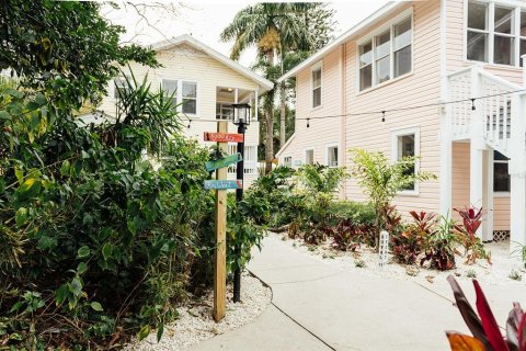 Apartamento en alquiler en Saint Petersburg, Florida, 1 dormitorio, 55.74 m2 № 1853785 - foto 1