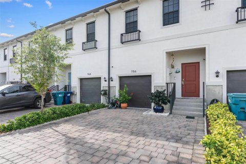 Adosado en venta en Florida City, Florida, 3 dormitorios, 136.19 m2 № 1935837 - foto 2