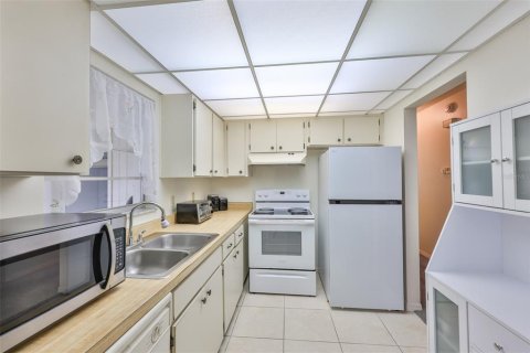 Купить кондоминиум в Сан-Сити-Центр, Флорида 7 комнат, 91.42м2, № 1837771 - фото 17