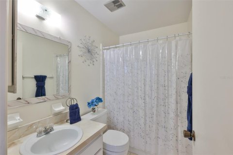 Condo in Sun City Center, Florida, 2 bedrooms  № 1837771 - photo 27