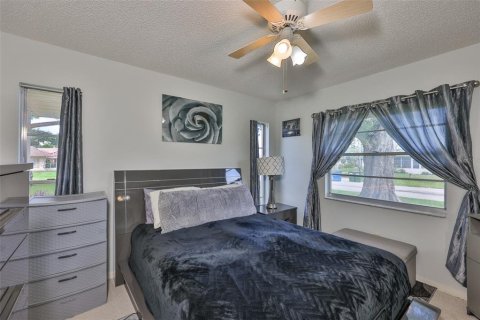 Condo in Sun City Center, Florida, 2 bedrooms  № 1837771 - photo 22