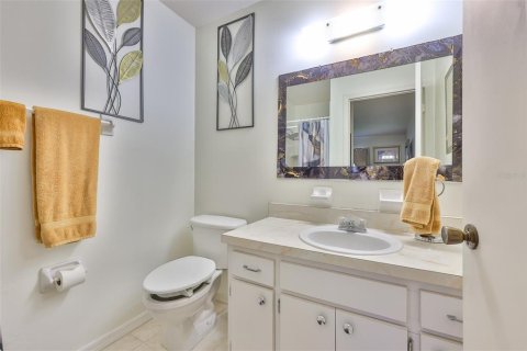 Condo in Sun City Center, Florida, 2 bedrooms  № 1837771 - photo 28