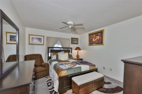 Condo in Sun City Center, Florida, 2 bedrooms  № 1837771 - photo 25