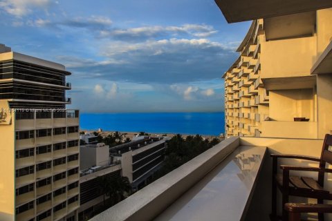 Condo in Miami Beach, Florida, 1 bedroom  № 1962370 - photo 7