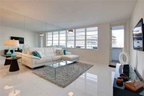 Condo in Miami Beach, Florida, 1 bedroom  № 1962370 - photo 15