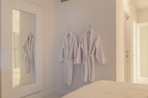 Condo in Miami Beach, Florida, 1 bedroom  № 1962370 - photo 16