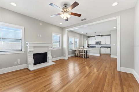 House in Tampa, Florida 3 bedrooms, 130.06 sq.m. № 2235400 - photo 14