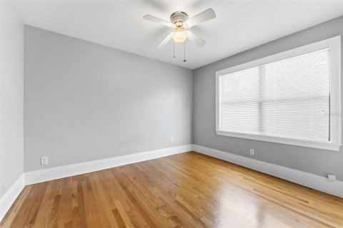 House in Tampa, Florida 3 bedrooms, 130.06 sq.m. № 2235400 - photo 29