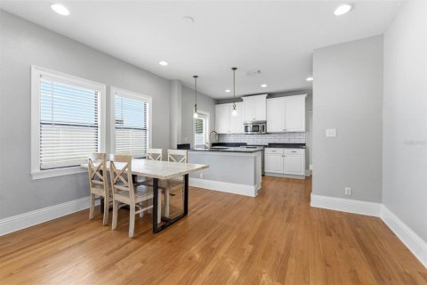 House in Tampa, Florida 3 bedrooms, 130.06 sq.m. № 2235400 - photo 13