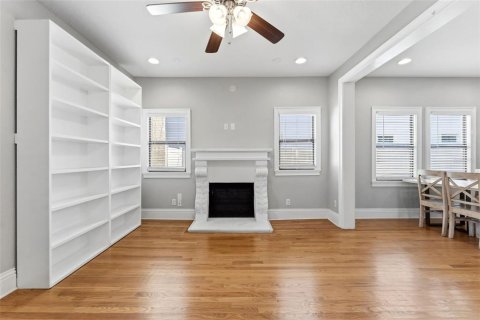House in Tampa, Florida 3 bedrooms, 130.06 sq.m. № 2235400 - photo 15