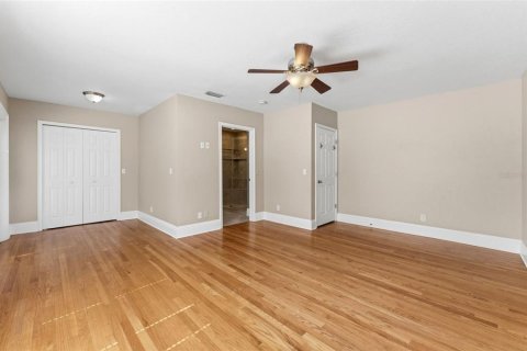 House in Tampa, Florida 3 bedrooms, 130.06 sq.m. № 2235400 - photo 24
