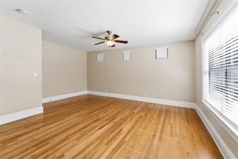 House in Tampa, Florida 3 bedrooms, 130.06 sq.m. № 2235400 - photo 22