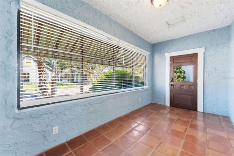 House in Tampa, Florida 3 bedrooms, 130.06 sq.m. № 2235400 - photo 12