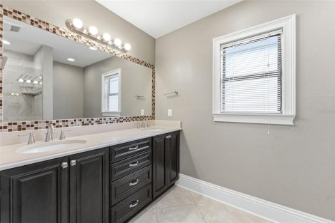 House in Tampa, Florida 3 bedrooms, 130.06 sq.m. № 2235400 - photo 26