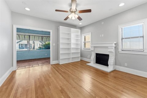 House in Tampa, Florida 3 bedrooms, 130.06 sq.m. № 2235400 - photo 16