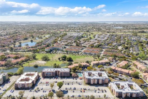 Купить кондоминиум в Хайалиа, Флорида 1 спальня, 61.32м2, № 2036161 - фото 20