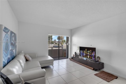 Купить кондоминиум в Хайалиа, Флорида 1 спальня, 61.32м2, № 2036161 - фото 10