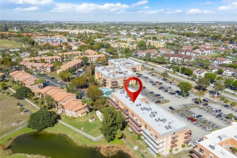 Купить кондоминиум в Хайалиа, Флорида 1 спальня, 61.32м2, № 2036161 - фото 3