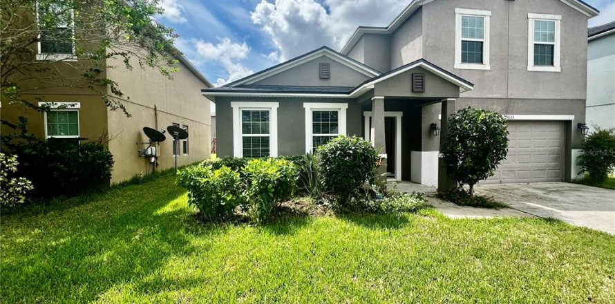 Villa ou maison à Tavares, Floride 5 chambres, 268.21 m2 № 1899584