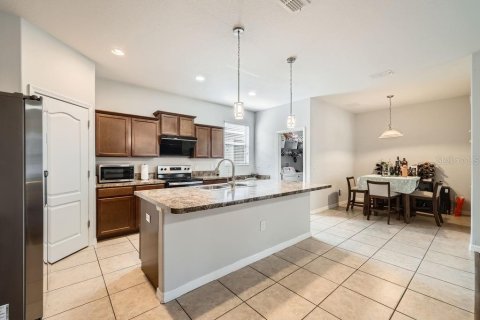 House in Winter Garden, Florida 6 bedrooms, 252.14 sq.m. № 1612604 - photo 10