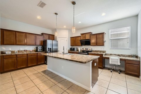 House in Winter Garden, Florida 6 bedrooms, 252.14 sq.m. № 1612604 - photo 11