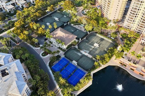 Снять в аренду кондоминиум в Ки-Бискейн, Флорида 3 спальни, 206.24м2, № 2034643 - фото 21