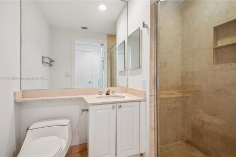 Снять в аренду кондоминиум в Ки-Бискейн, Флорида 3 спальни, 206.24м2, № 2034643 - фото 11